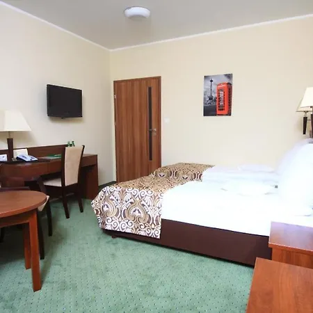 فندق Hotel Zielony 3*