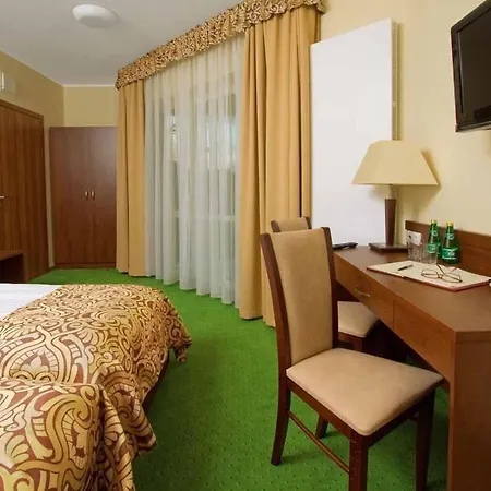 فندق Hotel Zielony 3*
