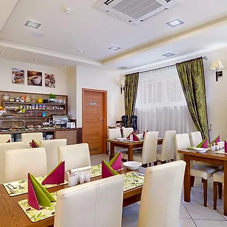 泽罗尼酒店 酒店