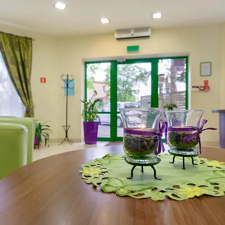 Hotel Zielony فندق 3*