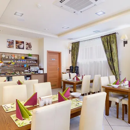 Hotel Zielony فندق 3*
