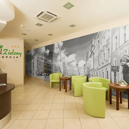 فندق Hotel Zielony بوزنان