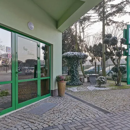 Hotel Zielony فندق