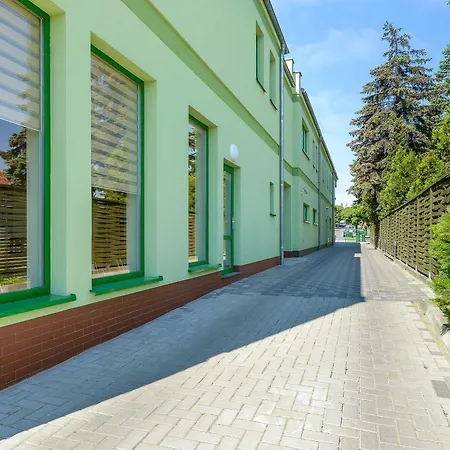 Hotel Zielony 3* بوزنان
