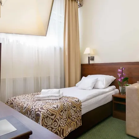 Hotel Zielony فندق 3*