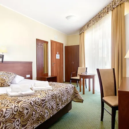 Hotel Zielony فندق 3*