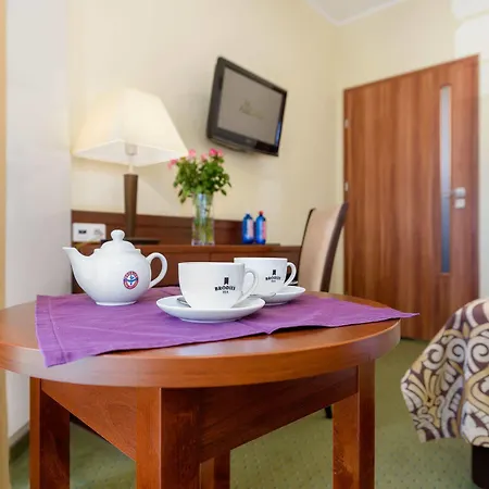 فندق Hotel Zielony بوزنان