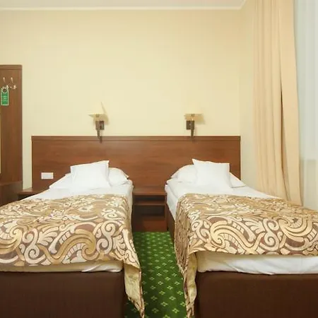 فندق Hotel Zielony 3*